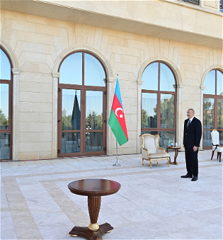 Президент Ильхам Алиев принял верительные грамотыновоназначенного посла Греции в Азербайджане