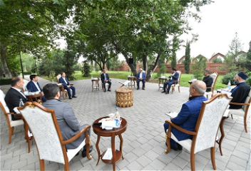 Помощник Президента Азербайджана провелв Гяндже встречу с религиозными деятелями