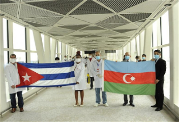 Очередная бригада врачей прибыла из Кубыв Азербайджан для помощи в борьбе с коронавирусом