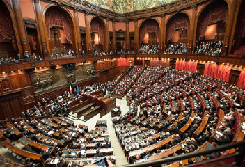 Палата депутатов Италии приняларезолюцию, призывающую к соблюдению обязательств, вытекающихиз трехстороннего заявления