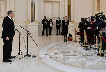 Министр иностранных дел России выступил в Бакуперед прессой и ответил на вопросы журналистов