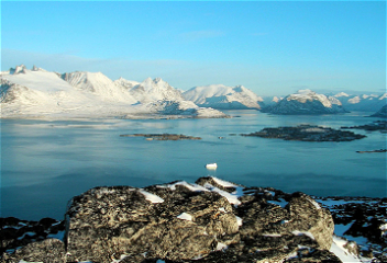 Канадские ученые заявили об угрозетаяния самого древнего в мире льда