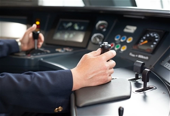 В Швейцарии безработные пилоты станут машинистами поездов