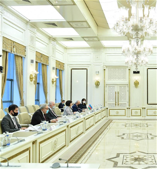 Председатель Милли Меджлиса Сахиба Гафаровавстретилась с делегацией иранского парламента