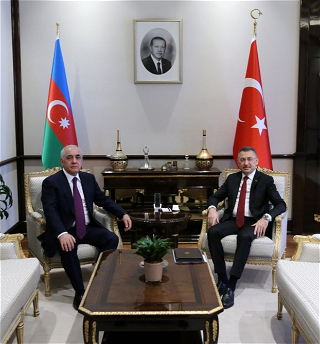 Премьер-министр Али Асадоввстретился с вице-президентомТурции Фуатом Октаем