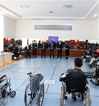 Азербайджанская диаспора России отправилав нашу страну 566 инвалидных колясок для людейс ограниченными возможностями