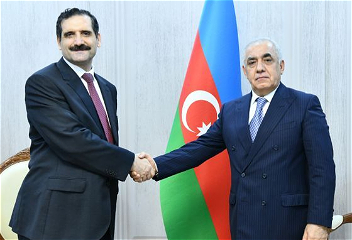 Премьер-министр Али Асадов встретилсяс послом Турции в Азербайджане