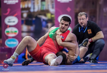 Азербайджанский борецШамиль Зубаиров будетбороться за бронзовую медаль в чемпионате Европы