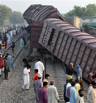 В Пакистане при столкновении поездов погибли 25 человек