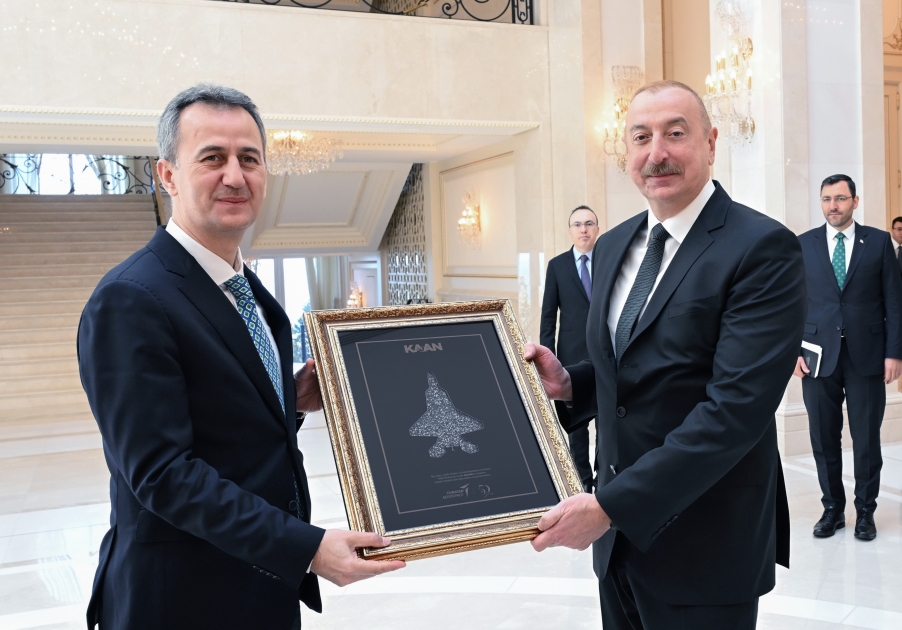 Президент Ильхам Алиев принял делегацию во главе с председателем комитета Администрации Президента Турции 