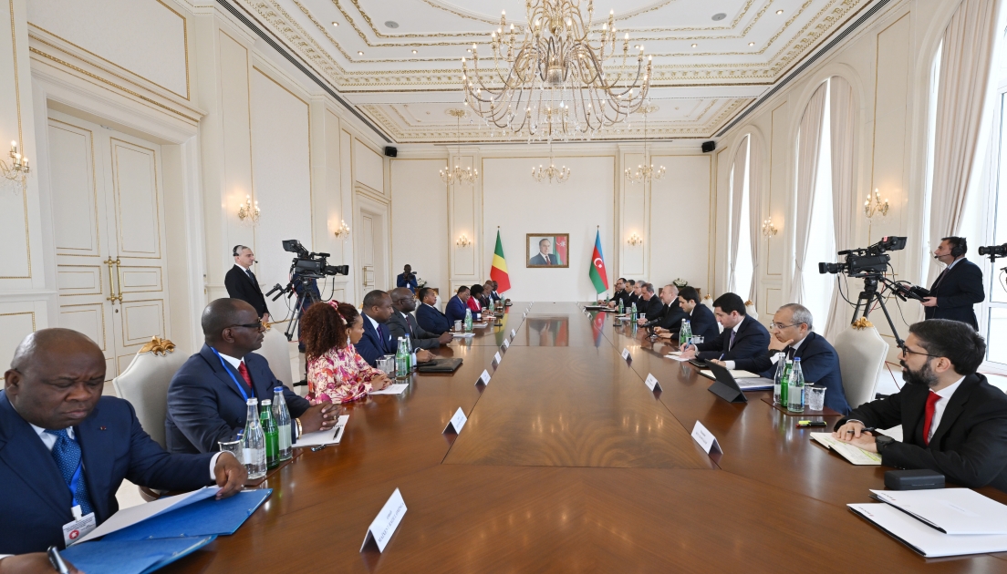 Началась встреча президентов Азербайджана и Конго в расширенном составе 