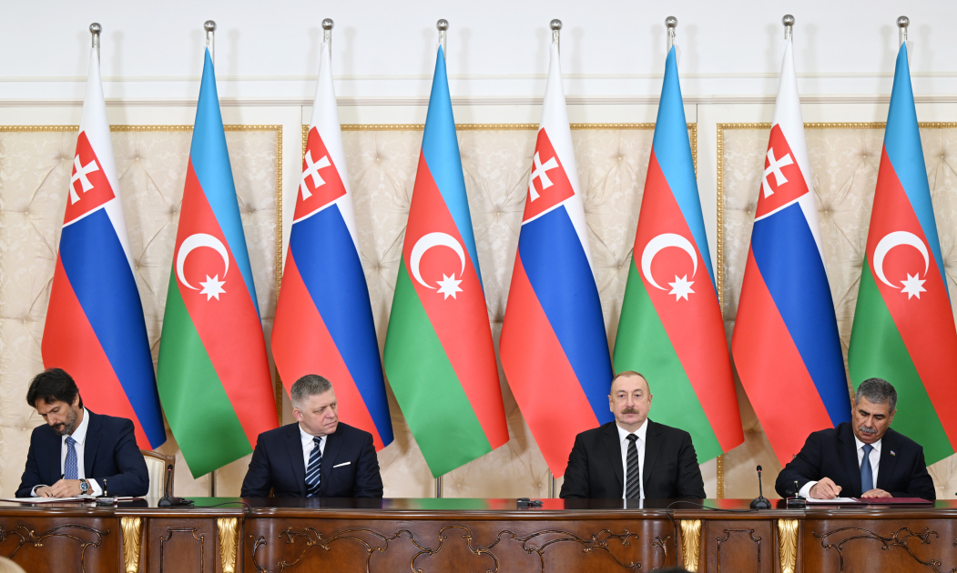 Подписаны азербайджано-словацкие документы 