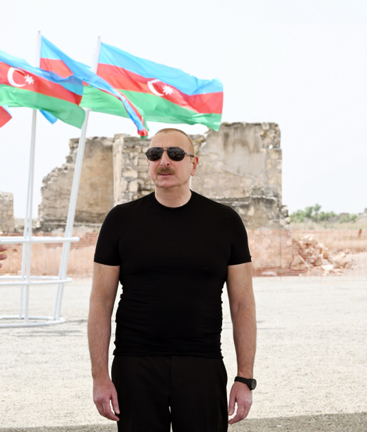 Президент Ильхам Алиев заложил фундамент села Немирли Агдамского района