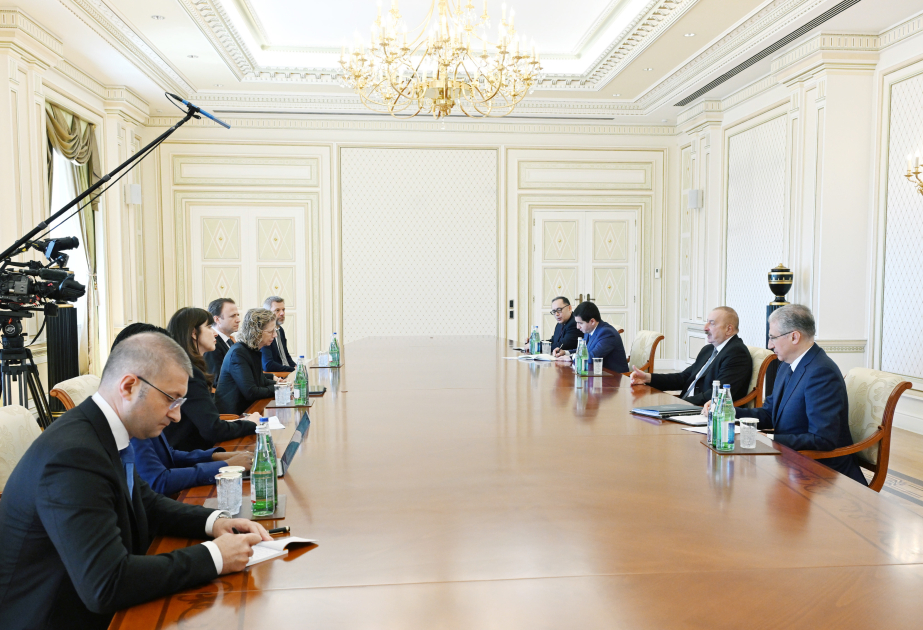 Президент Ильхам Алиев принял заместителя генерального секретаря ООН и исполнительного директора Программы ООН по окружающей среде