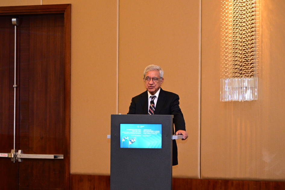 В Баку проходит первый Форум мозговых центров Азербайджана и США