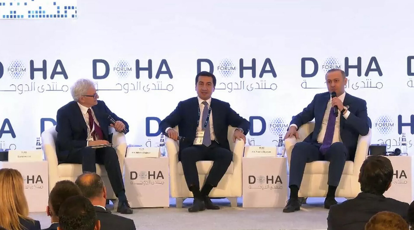 Григорян заявил на панельной дискуссии с Хикметом Гаджиевым об общих нарративах Баку и Еревана