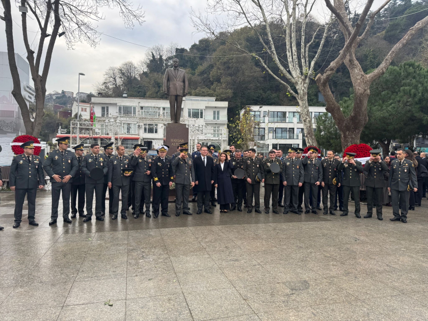 Светлая память великого лидера почтена и в Стамбуле