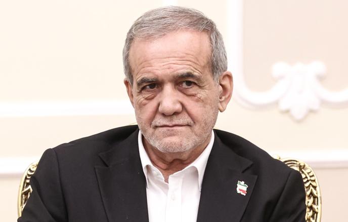 Пезешкиан призвал власти выслушивать мирных протестующих и решать их проблемы