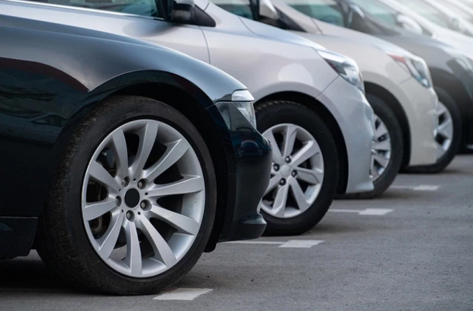 Китай отказывается от электронных дверных ручек в авто: возможны ли ограничения в Азербайджане?