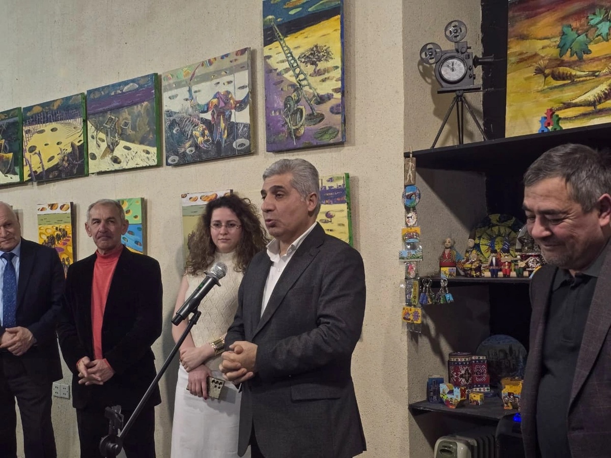 В Баку состоялось открытие галереи Asiman и презентация серии картин Susuzluq