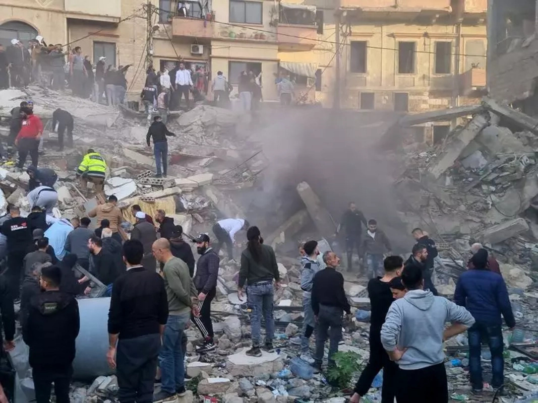 В Ливане при обрушении пятиэтажного здания погибли шесть человек