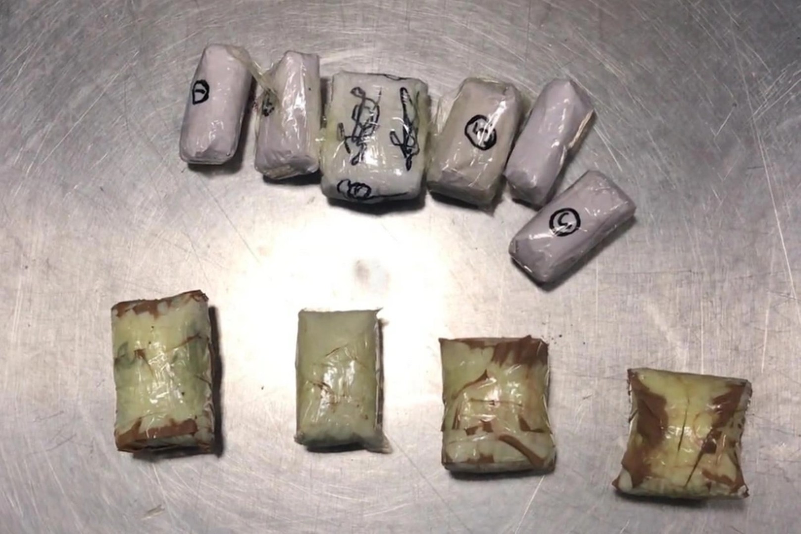 В Азербайджане изъято 21 кг наркотиков, задержаны двое подозреваемых