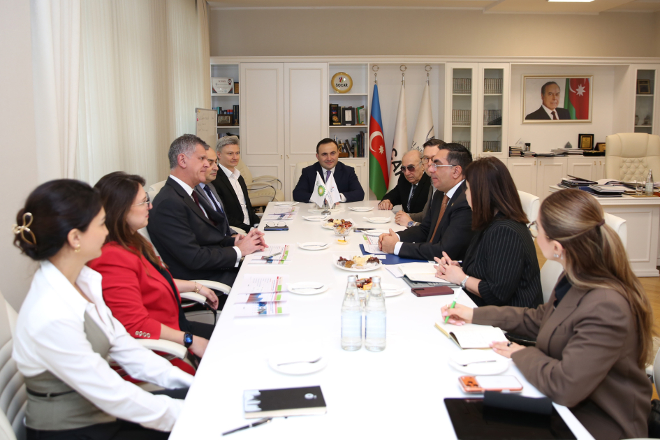 Новый региональный президент bp посетил Бакинскую высшую школу нефти