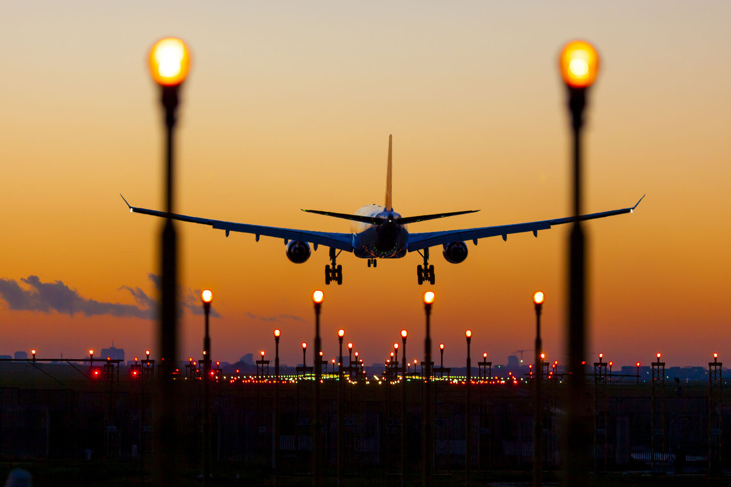 В США экипаж самолета съел конфеты с марихуаной и попал в больницу