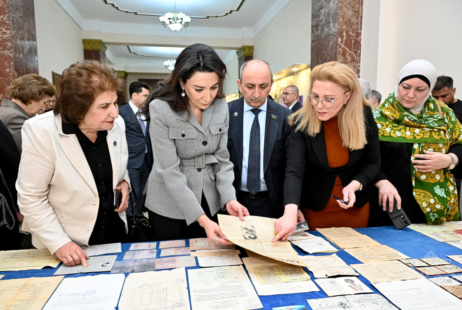 В Аппарате омбудсмена открылась выставка ко Дню геноцида азербайджанцев