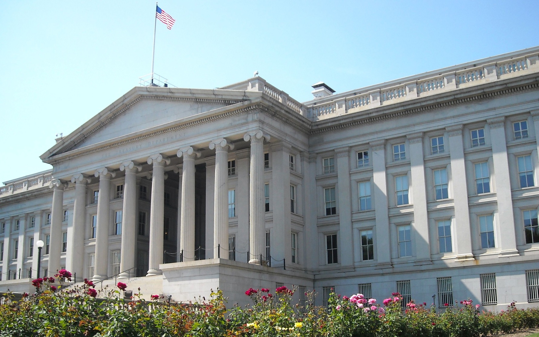 Минфин США разрешил сделки с госкомпанией Венесуэлы для поставок нефти