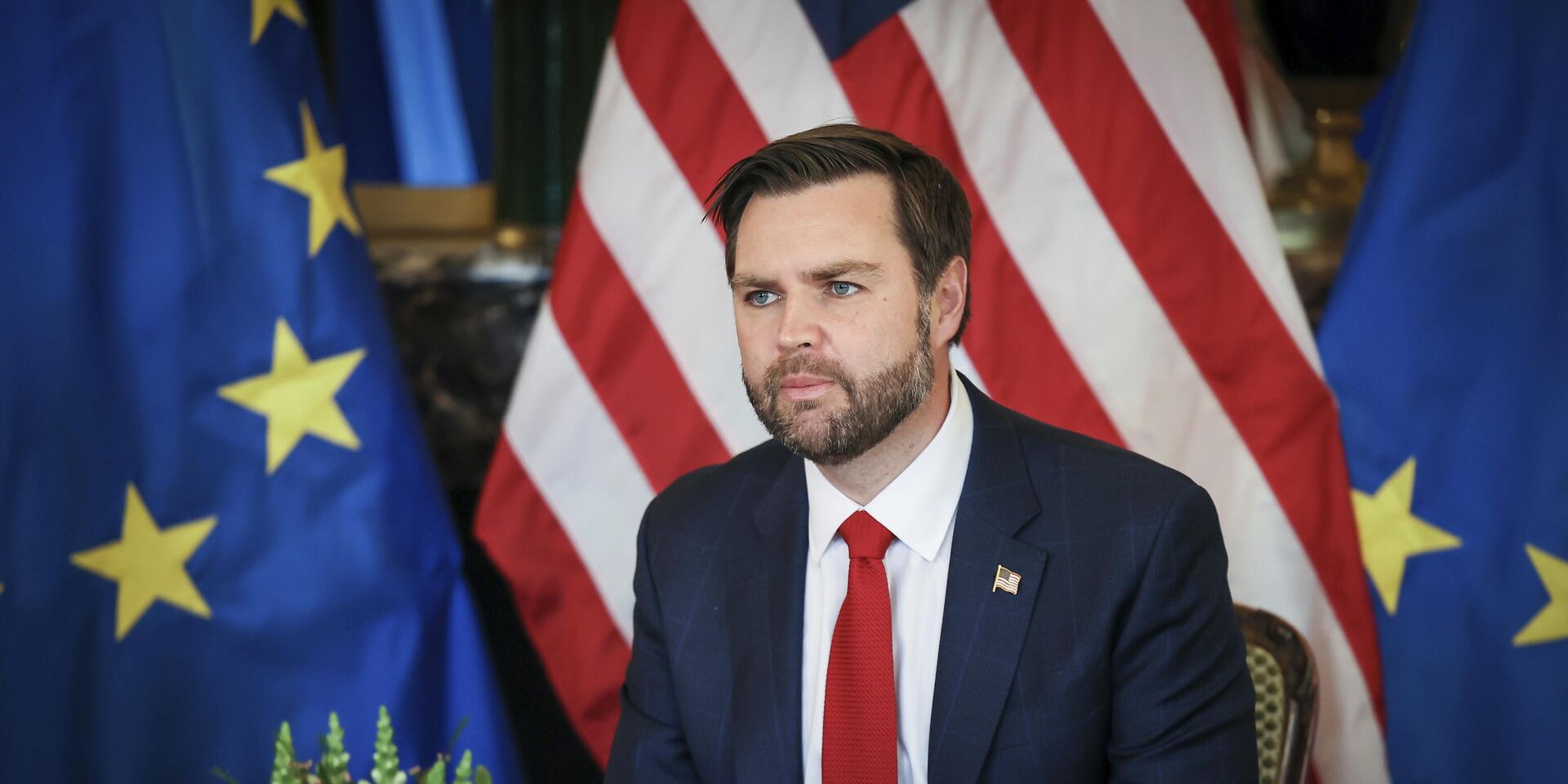 СМИ: Вэнс намерен посетить Венгрию 7-8 апреля