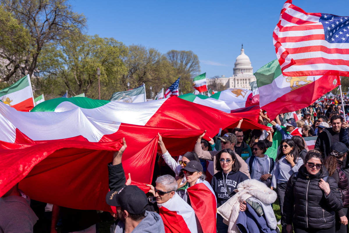 Марш иранских эмигрантов в Вашингтоне