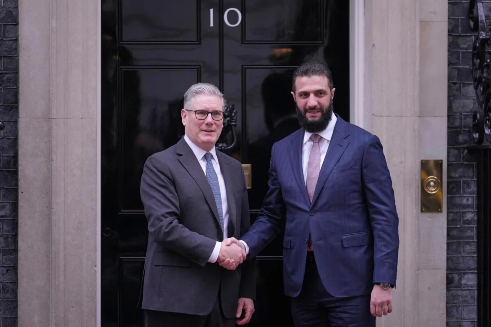 
Кир Стармер принял Ахмеда аш-Шараа в Лондоне