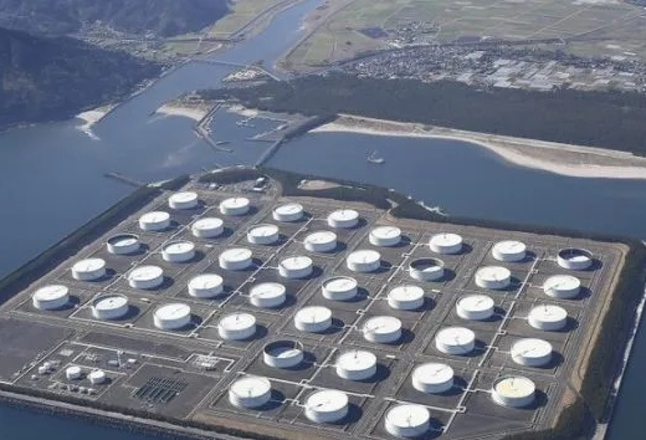 
Япония готовит новое высвобождение нефти из резервов на фоне сбоев поставок через Ормузский пролив