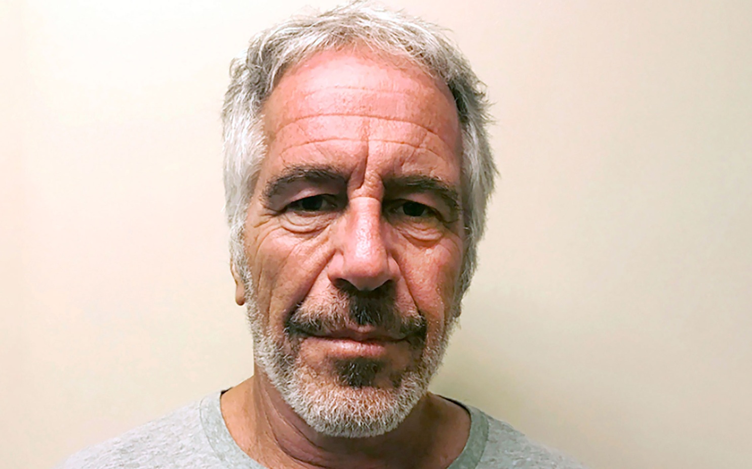 Отец Илона Маска уверен, что Джеффри Эпштейн жив