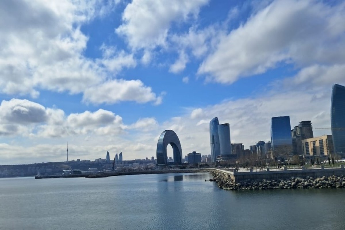 В Баку и на Абшеронском полуострове наблюдается ветер