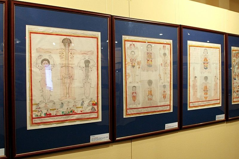 Уникальный "Атлас тибетской медицины" из Бурятии покажут на выставке в Москве