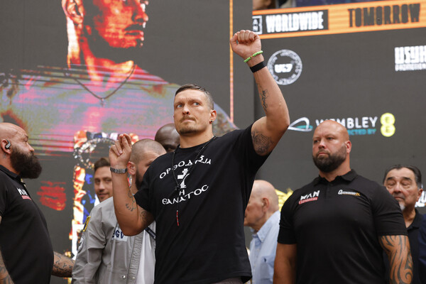 Усик анонсировал завершение карьеры