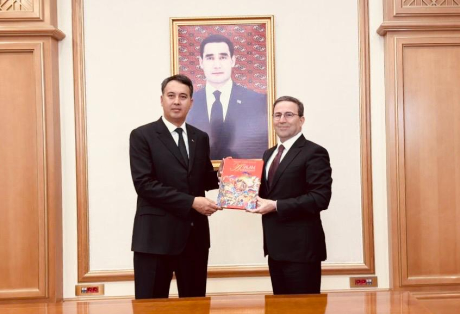 Азербайджан и Туркменистан рассмотрели вопросы транспорта и телекоммуникаций