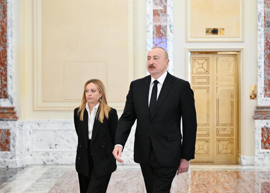 Ось Баку и Рим меняет правила партнерства