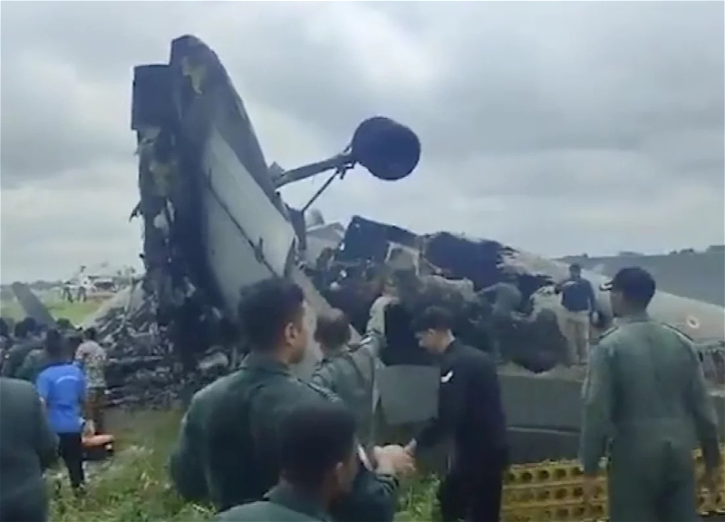 В Индии потерпел крушение военно-транспортный самолет ВВС
