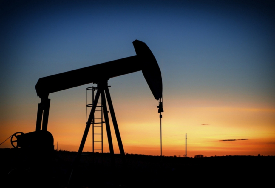 
Цены на нефть на мировых биржах снизились