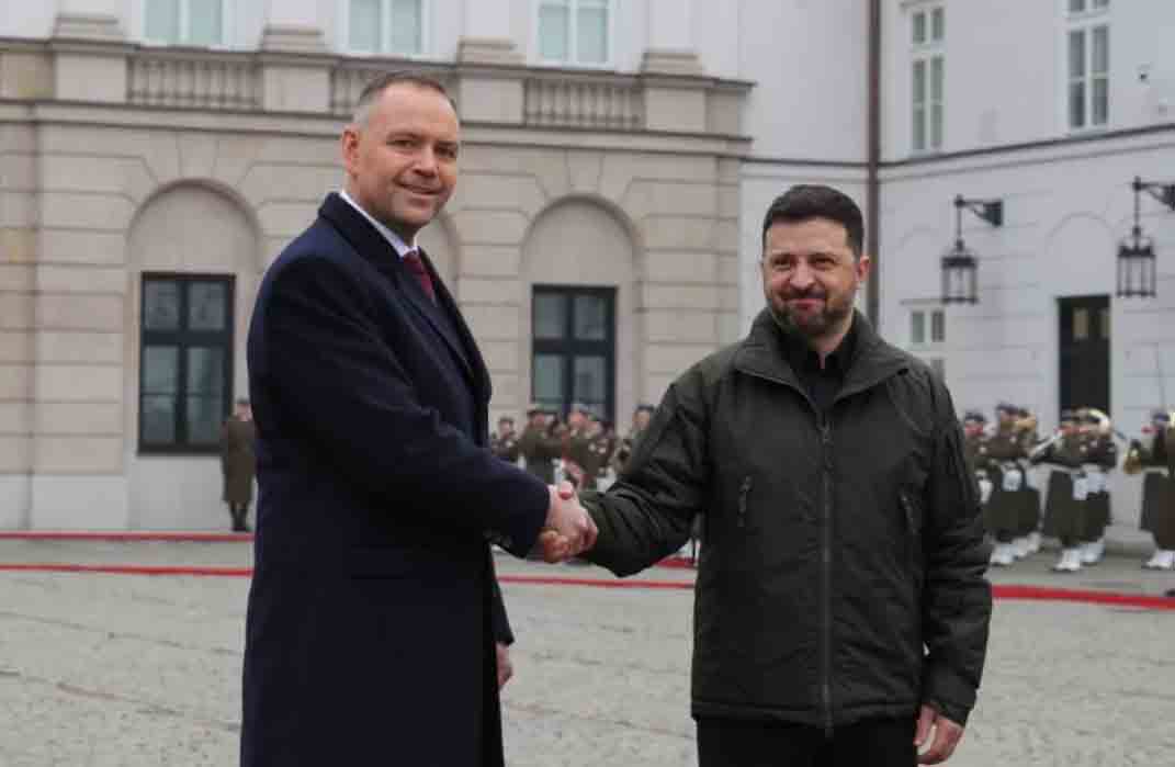 Рейтинг Навроцкого рекордно вырос после лишения Зеленского ордена Белого орла