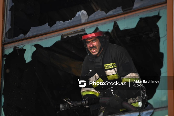 
МЧС: При взрыве в жилом доме в Ясамальском районе один человек погиб, трое получили ранения