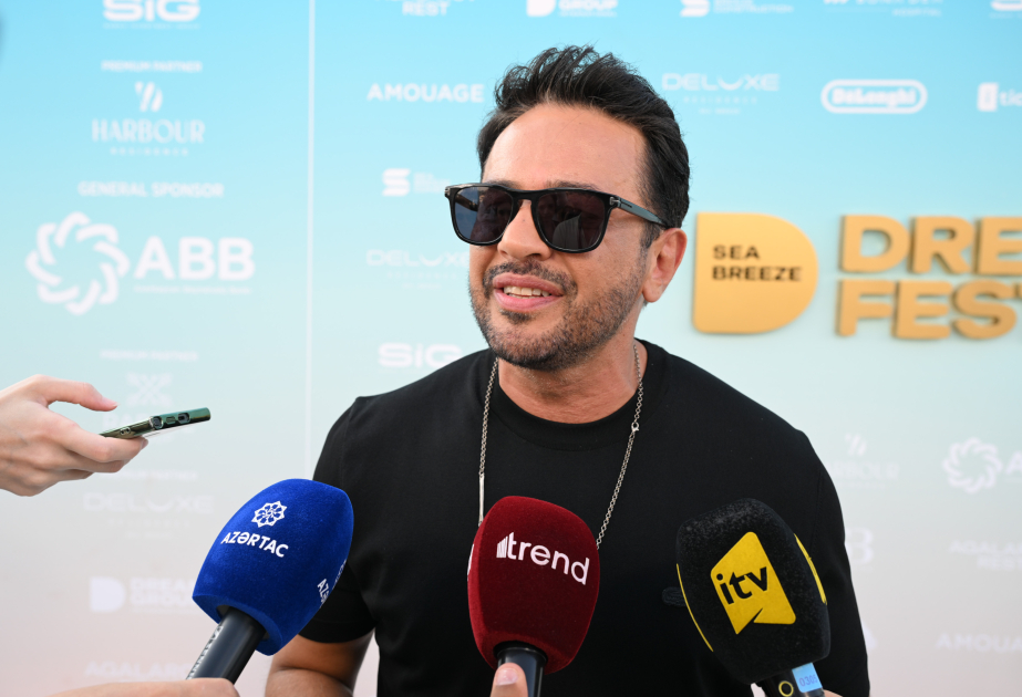 Эмре Алтуг анонсировал совместное исполнение на DREAM FEST новой песни с Розой Зергерли