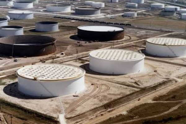 Стратегический нефтерезерв США упал до минимума за 43 года