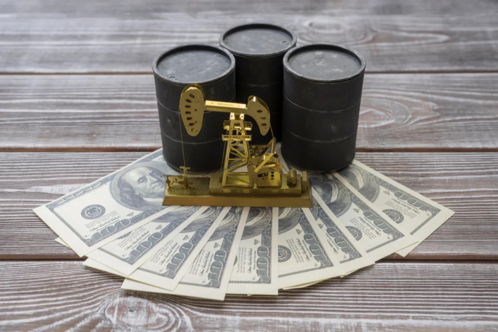 
Нефть подешевела более чем на 5% после заявления Трампа о новых переговорах США и Ирана
