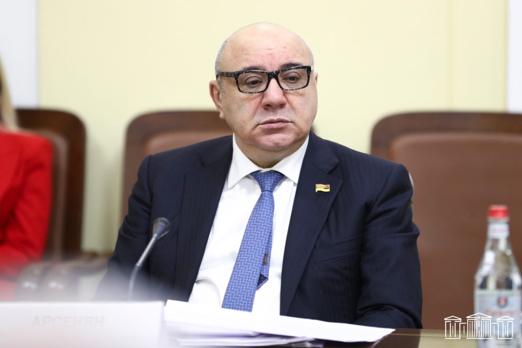 СМИ узнало о причинах возможного отзыва посла Армении из России