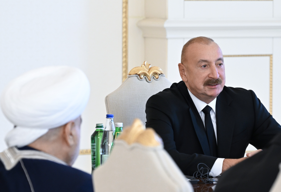 Президент Азербайджана: Мы ни перед кем не преклоняем и не будем преклонять голову