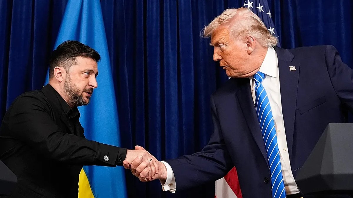 Трамп потребовал от Зеленского прекратить удары по НПЗ в России